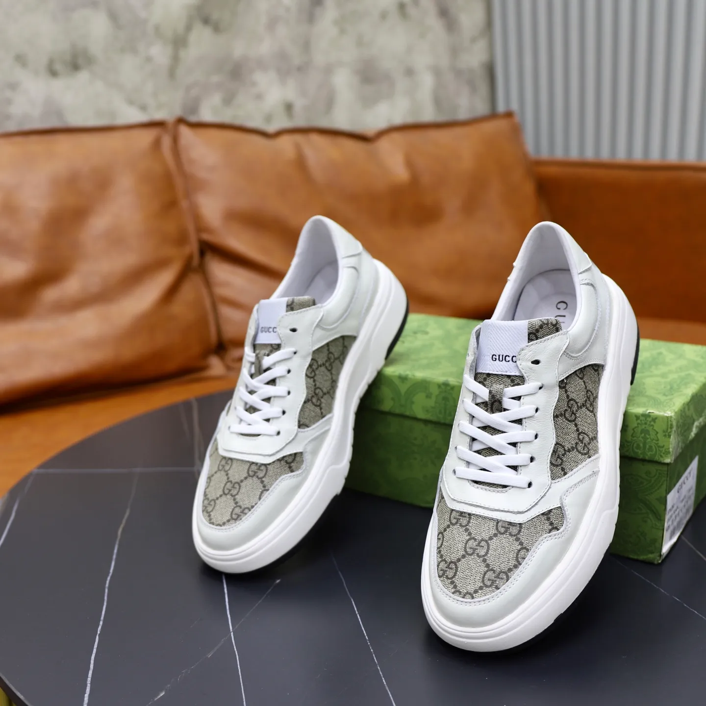 Men's shoes 💰440💰🙅‍♂️🙅‍♂️🙅‍♂️ Brand: GUCCI Standard code: 38–44 (45 can be customized) Grade: Same as the official website Material: Original cowhide fabric Comfortable pigskin lining Lightweight and wear-resistant outsole Style category: Men's fashionable casual shoes and boots Running sneakers Distinguished luxury brand elements Top luxury color: actual picture color
